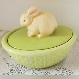 Vintage Easter Hallmark '95 Ceramic Basket Covered Candy Dish w Bunny Green EUC